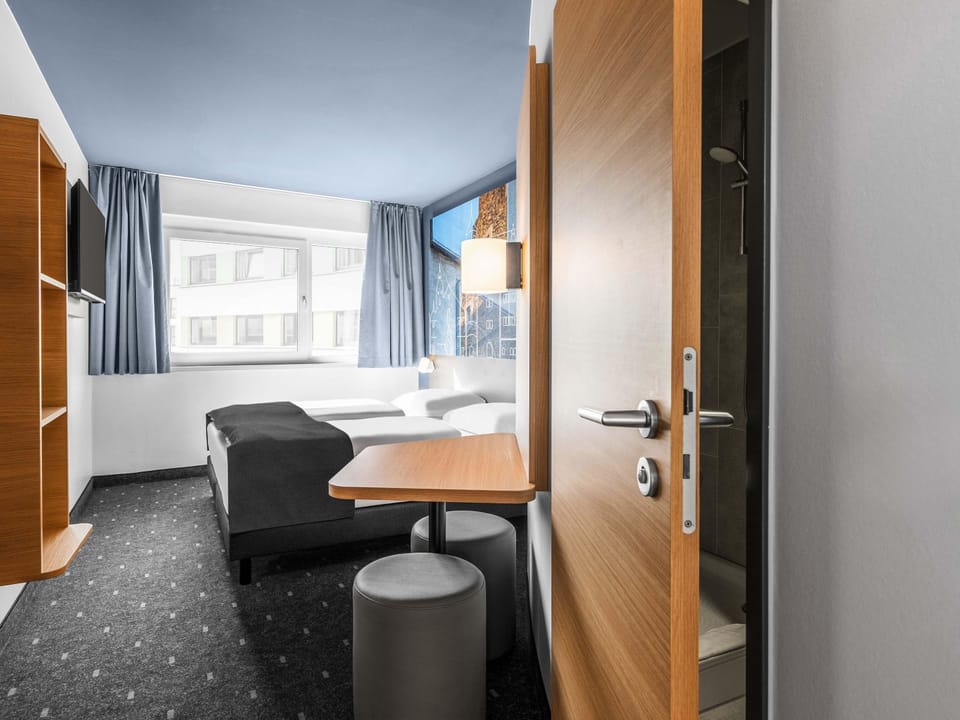 Double Room | Desk, soundproofing, WiFi (free), bed sheets