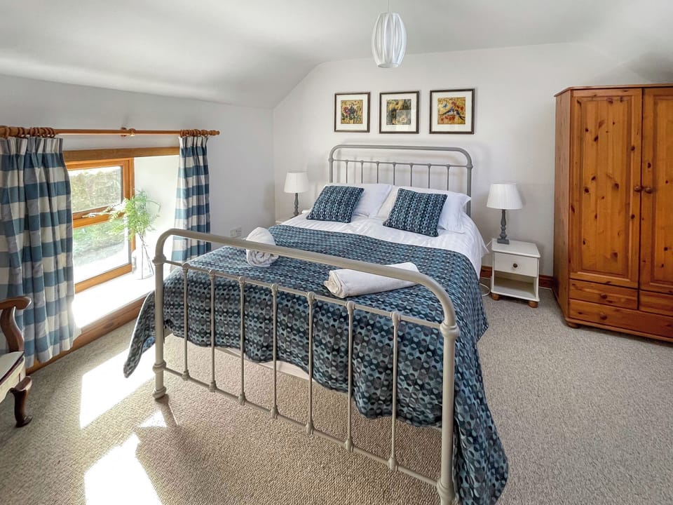 Master bedroom | Corner House, Mathry