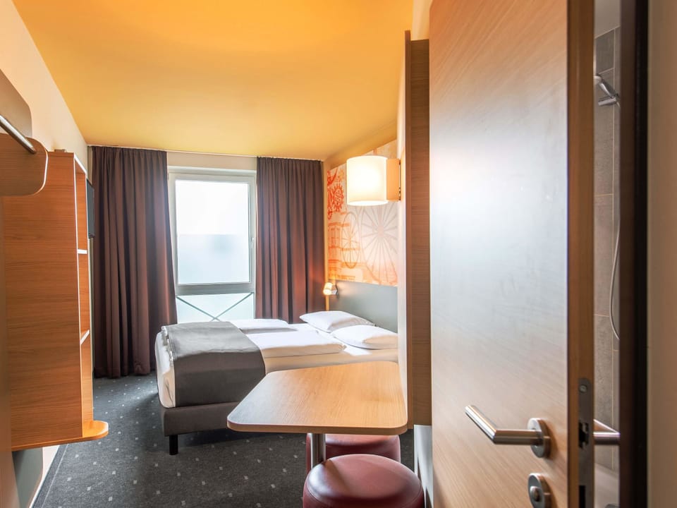 Double Room | Desk, soundproofing, WiFi (free), bed sheets