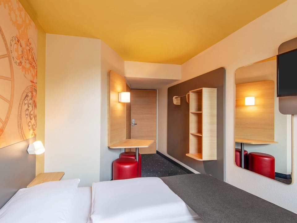 Double Room | Desk, soundproofing, WiFi (free), bed sheets