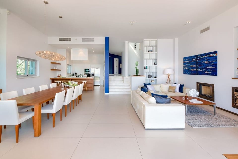 Elegantly decorated air-conditioned living room with dining room and modern kitchen family villa for rent and vacation with friends in Brela by the beach

