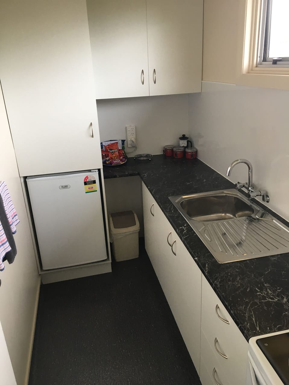 Standard Suite, 1 Bedroom, Non Smoking, Kitchenette (Suite + Kitchen) | Private kitchen | Fridge, microwave, coffee/tea maker, electric kettle