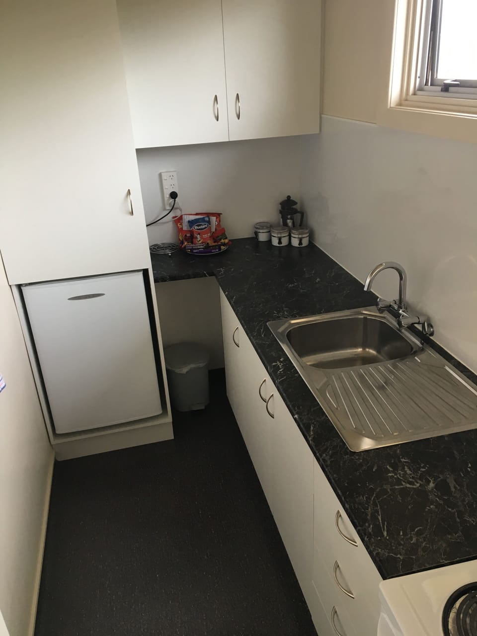 Standard Suite, 1 Bedroom, Non Smoking, Kitchenette (Suite + Kitchen) | Private kitchen | Fridge, microwave, coffee/tea maker, electric kettle
