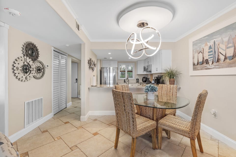 Dining table seating