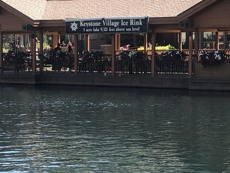 Keystone lake is a 10 minute walk and has both summer and winter activities. 