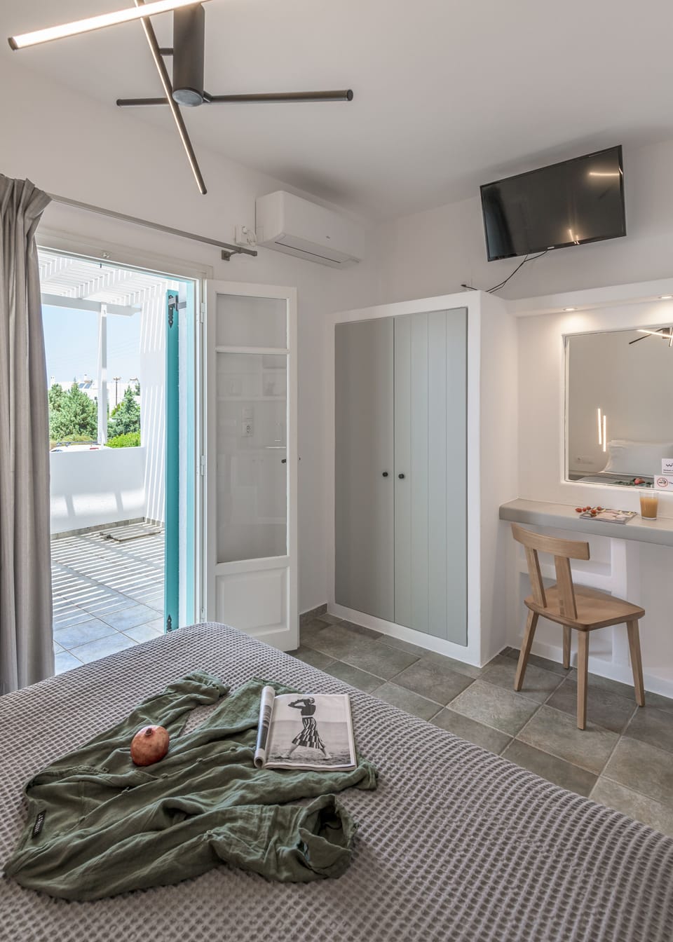 Romantic Double Room | Desk, laptop workspace, soundproofing, free WiFi