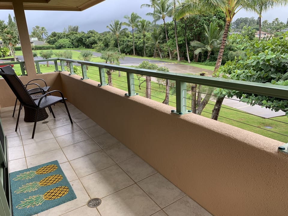 25 foot long deck  overlooking The Napali Coastline