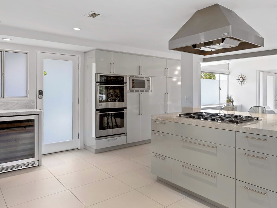 Beautiful chef's kitchen