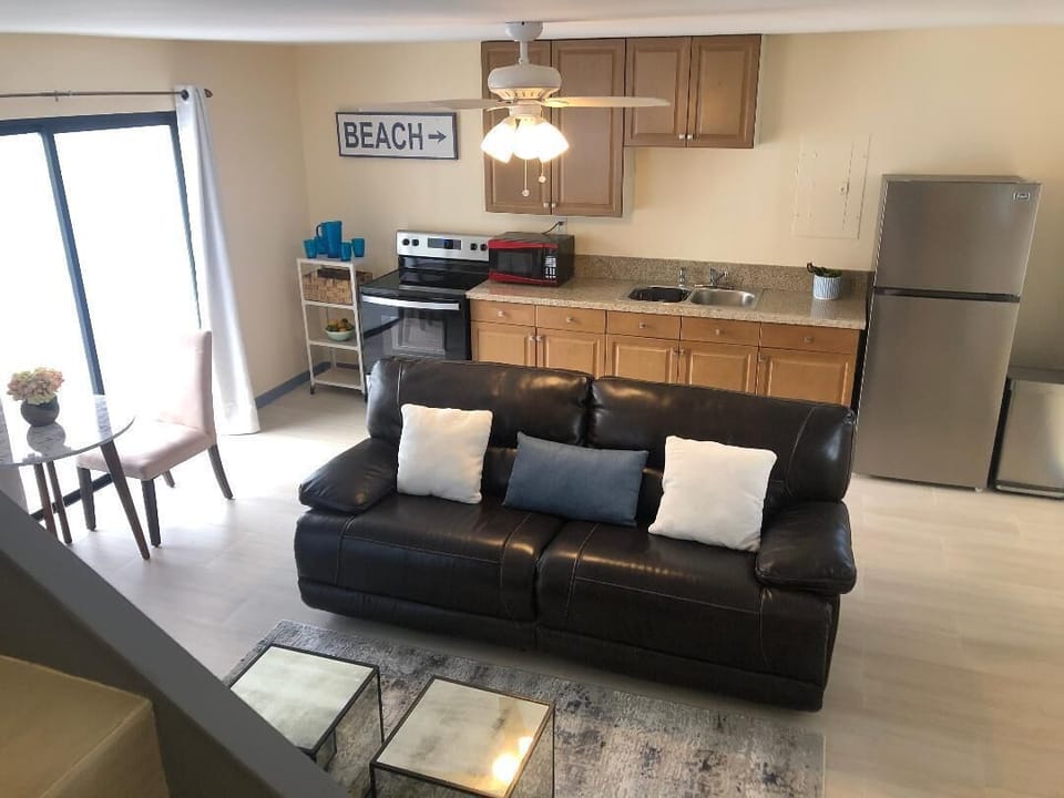 Living Room / Kitchen