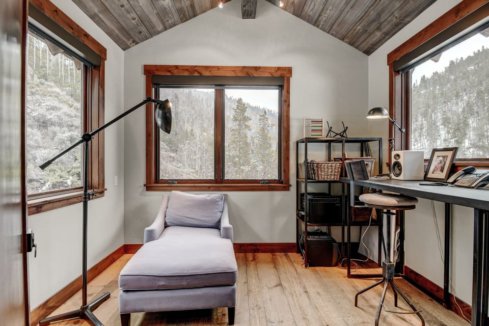 Upper Loft Area Office