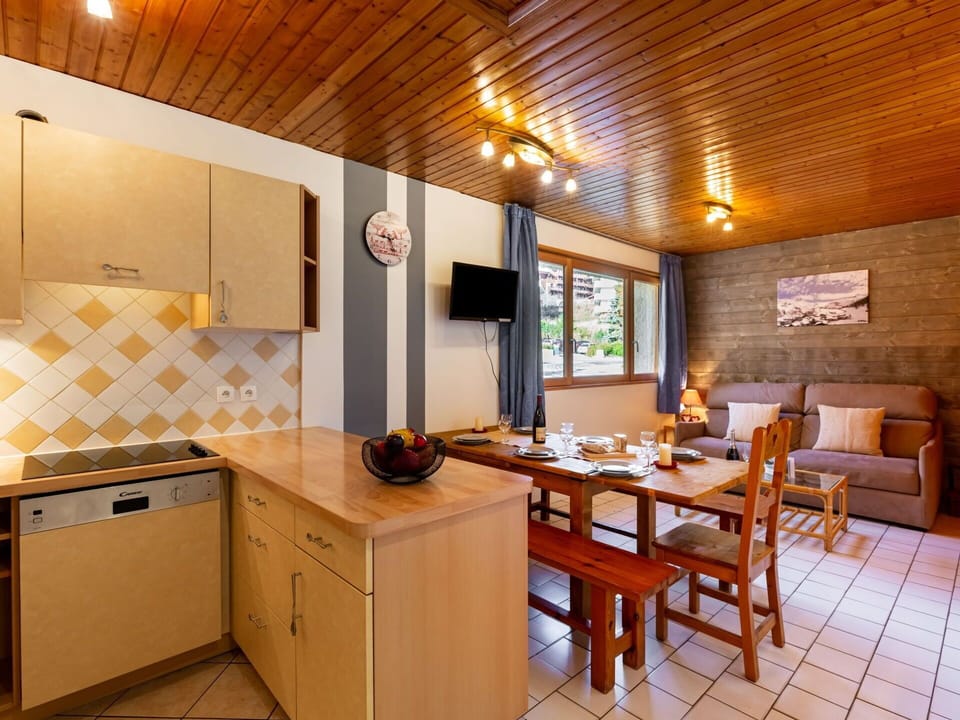 Furniture, Property, Cabinetry, Table, Wood, Countertop, Interior Design, Chair, Floor, Flooring