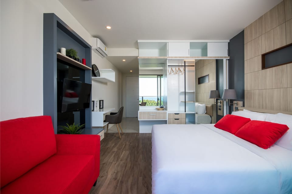 Apartment, 1 Bedroom | 1 bedroom, in-room safe, desk, blackout drapes