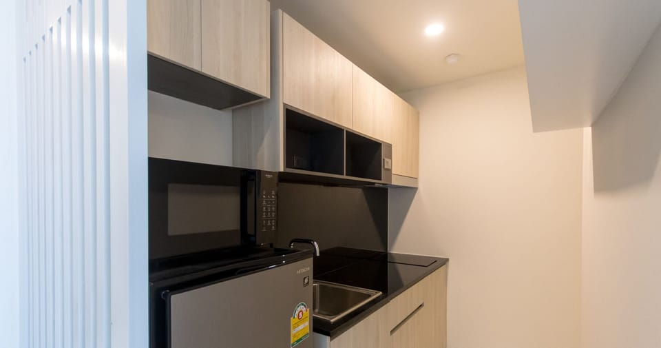 Apartment, 1 Bedroom | Private kitchen | Fridge, microwave