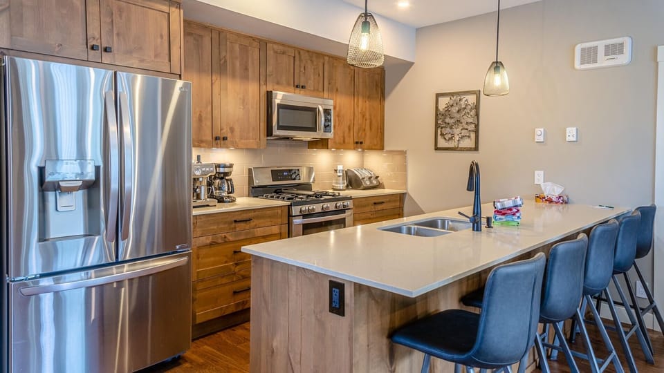 Condo, 2 Bedrooms | Private kitchen | Coffee/tea maker, fridge, oven, dishwasher