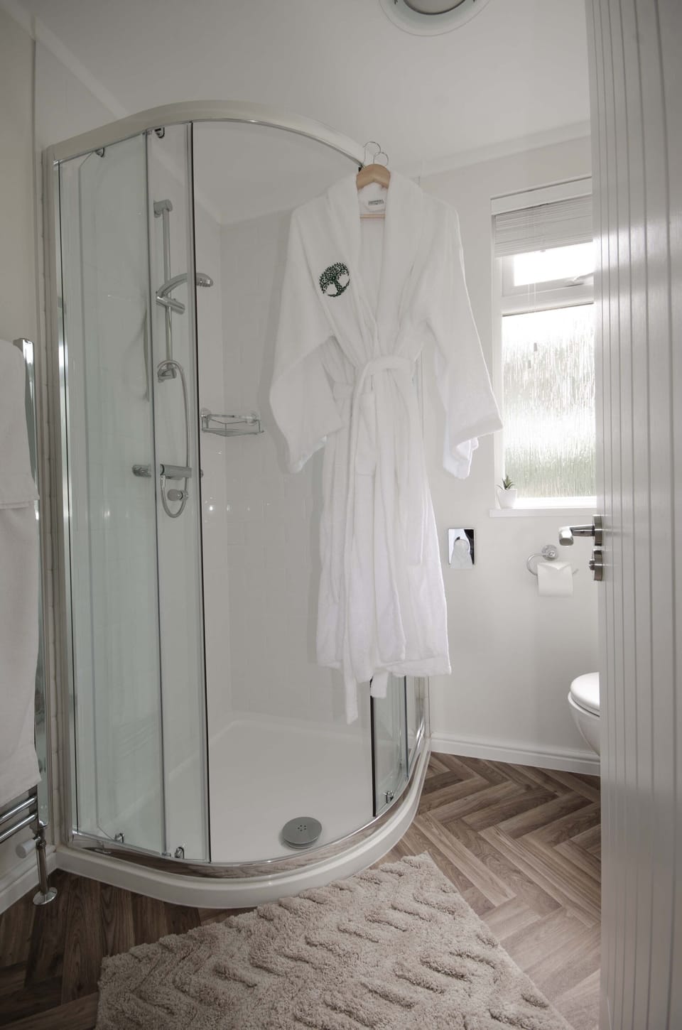 Luxury Apartment, Ensuite, Courtyard View | Bathroom