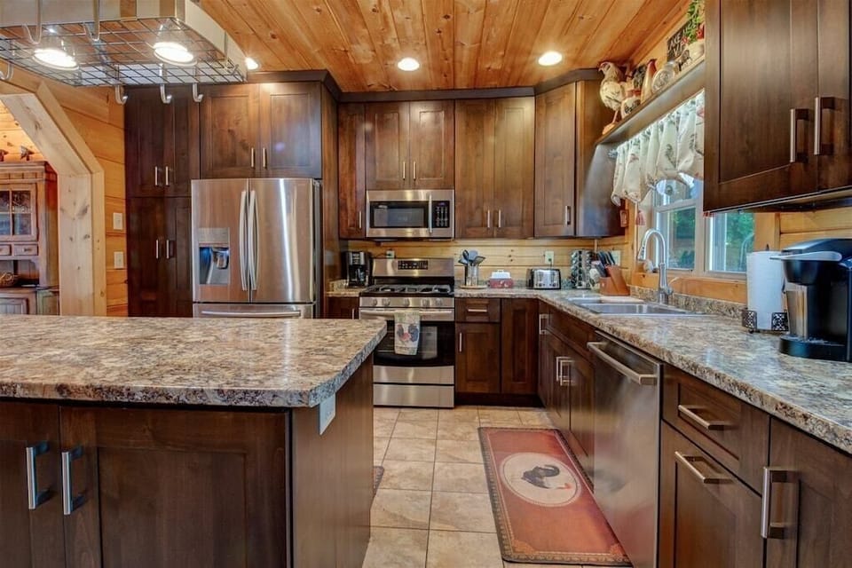 Deluxe kitchen