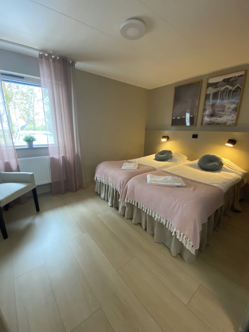 Premium Double Room | Desk, free WiFi, bed sheets
