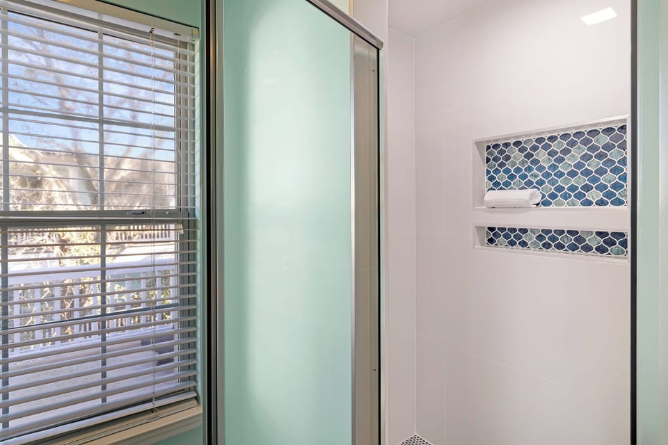 Full bathroom attached to the primary queen bedroom
