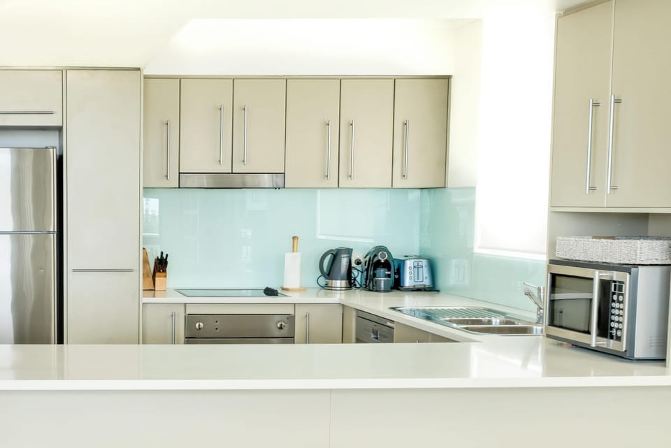 The lovely kitchen area with all the appliances needed for cooking on holidays.