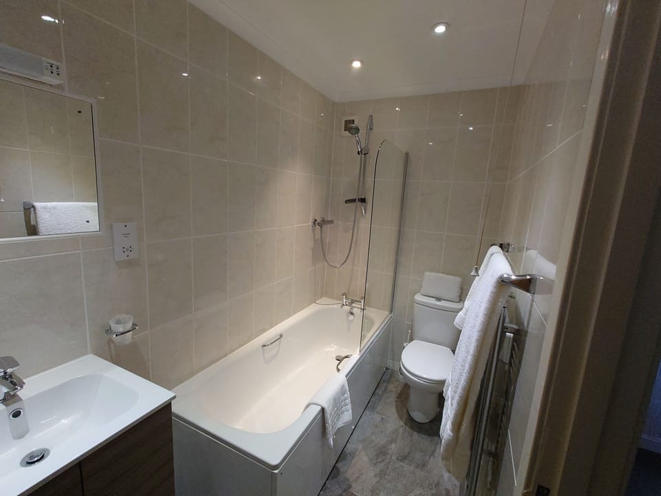 Standard Single Room | Bathroom shower