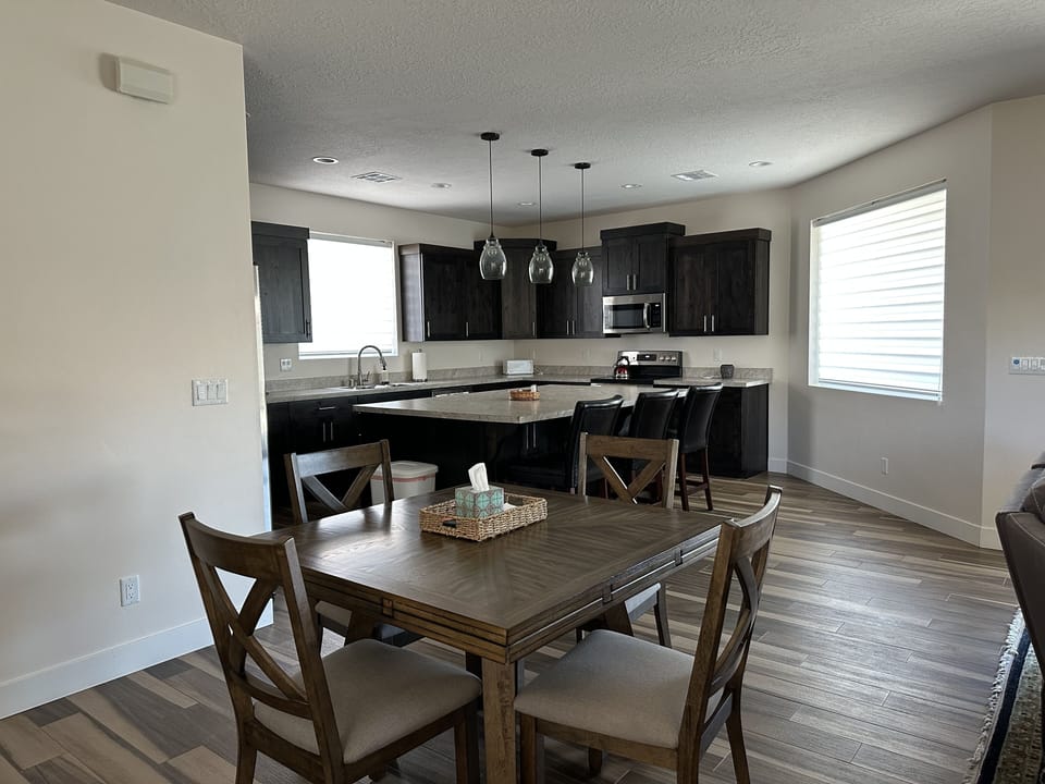 Dining area off kitchen