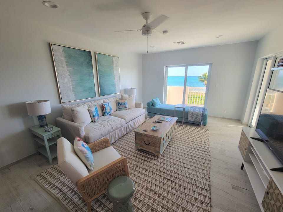 Beach front! the prefect view.