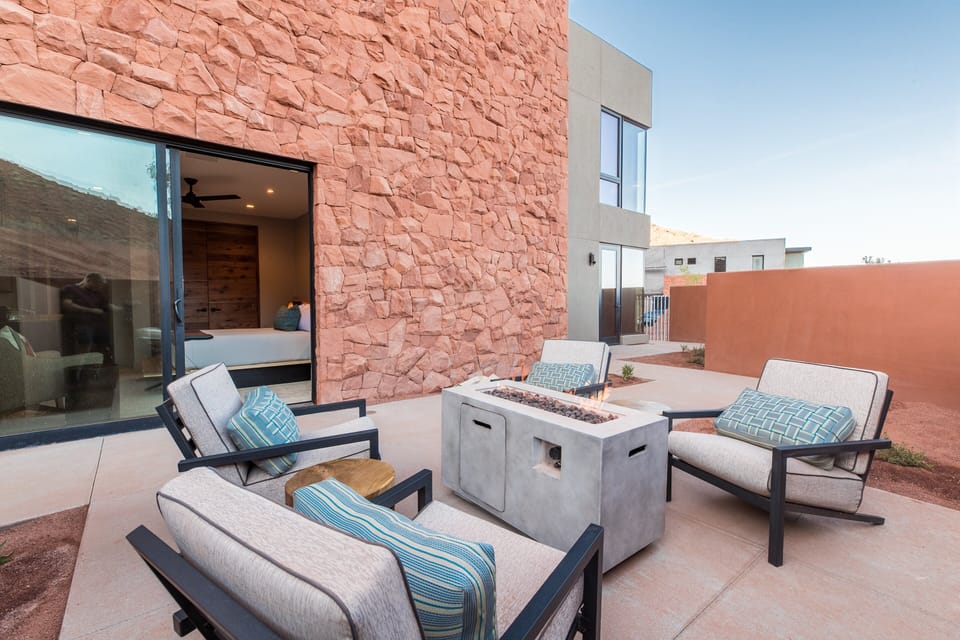 Downstairs King Suite patio and fireplace