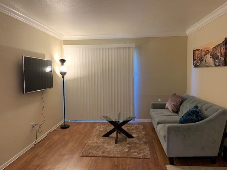 Smart TV with Netflix, Sling, Amazon Prime Video, Disney+, ESPN + all signed in 