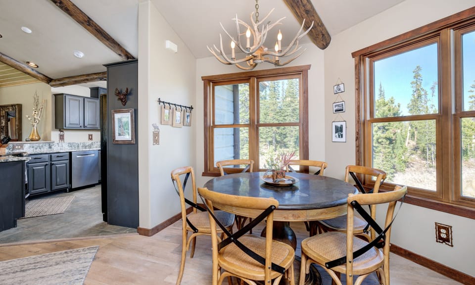 Grey Moose Lodge, Breakfast, 4