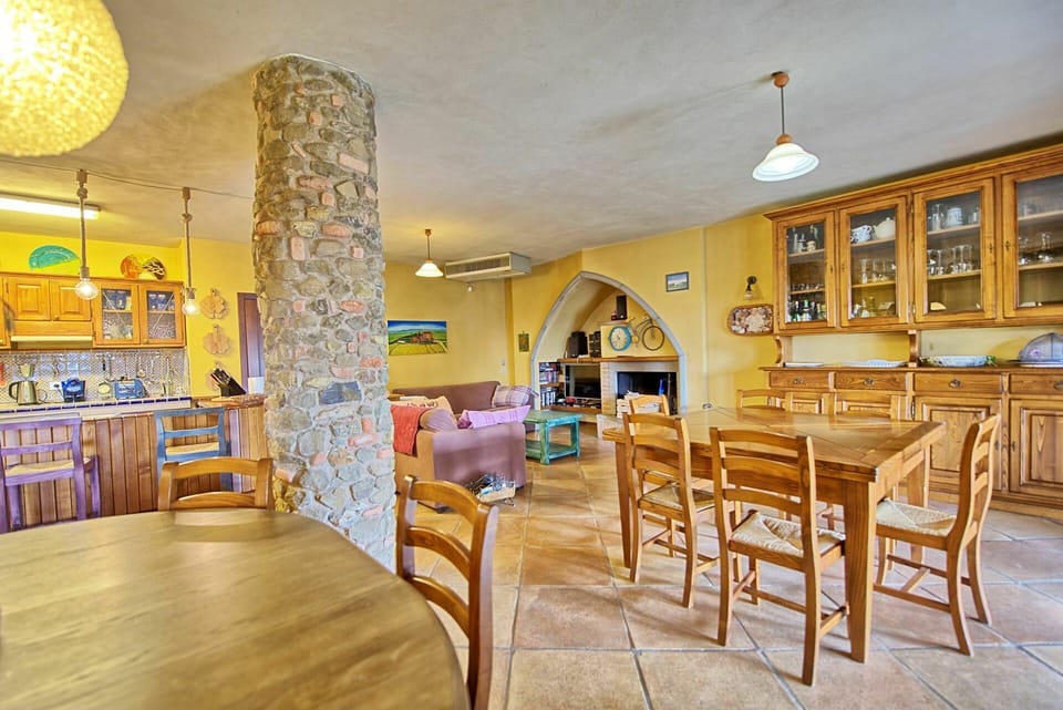 Common Room, Dining Room