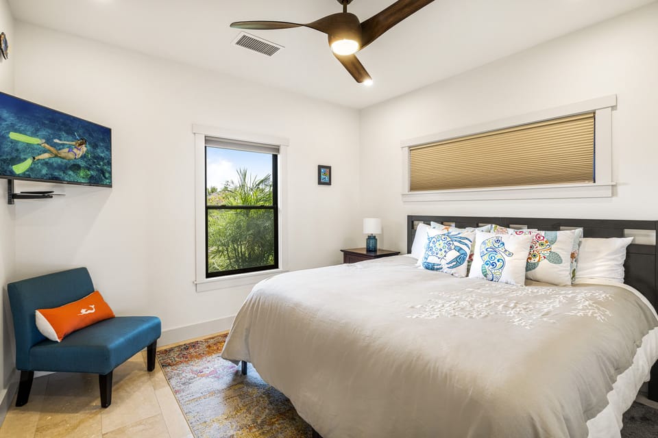 Bedroom with twin beds that can be made up as a King for extra $50