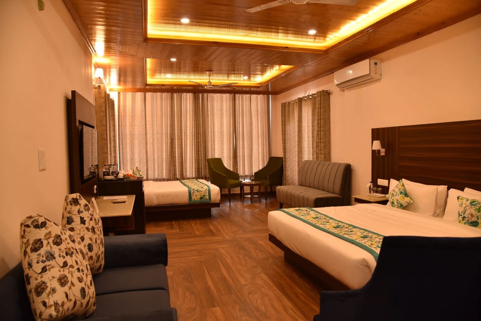Family Room | Iron/ironing board (on request), WiFi (free), bed sheets