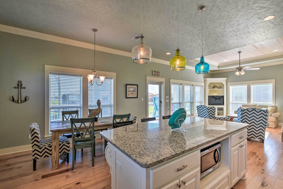 Fully Equipped Kitchen | High-End Appliances