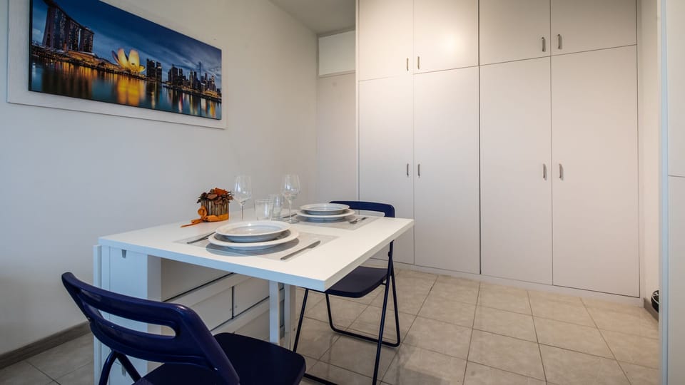 Studio | In-room dining