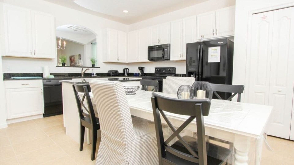 Kitchen1.jpg