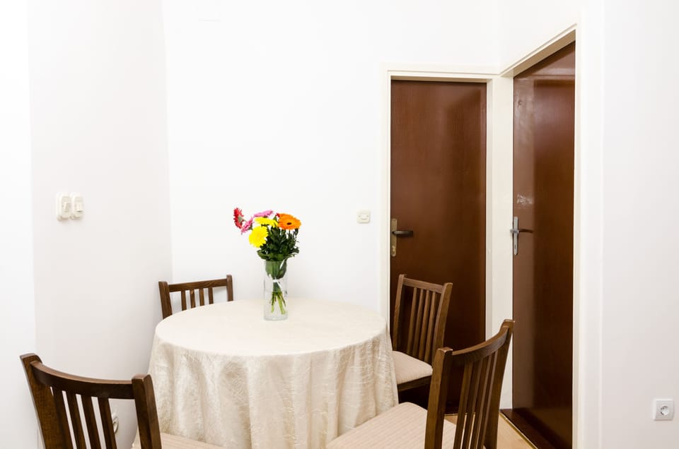 Apartment (Two Bedroom Apartment) | Dining room