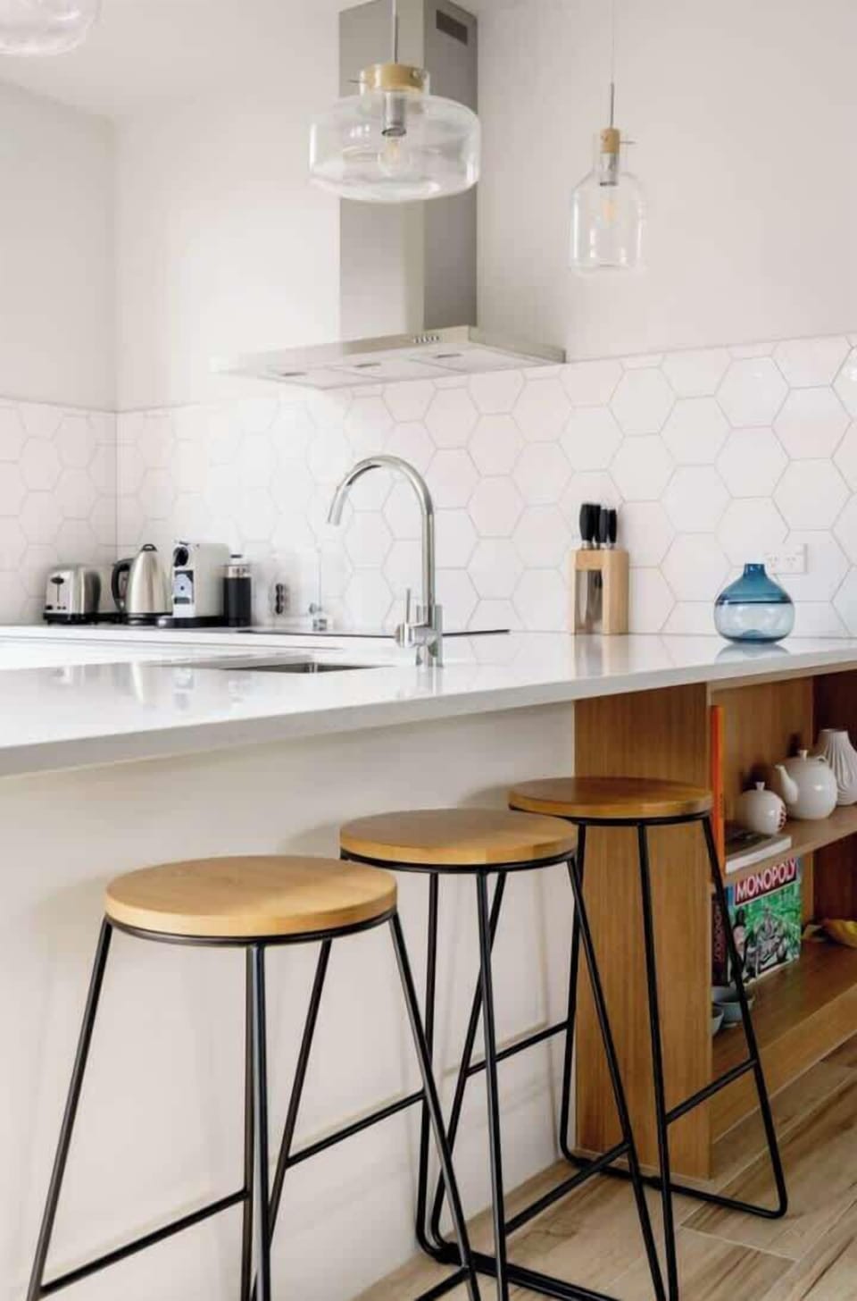 Seating at kitchen 