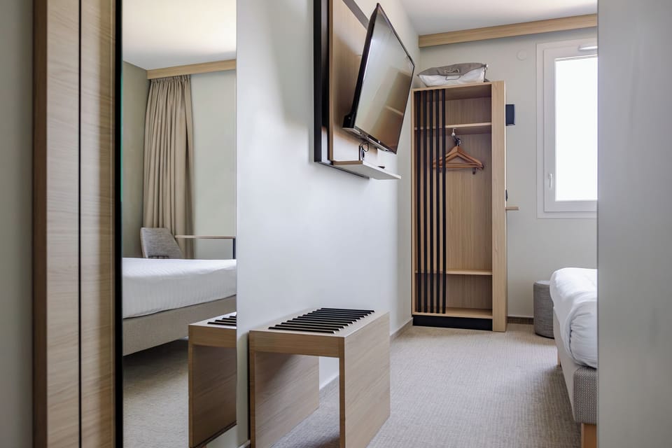 Soundproofing, free cribs/infant beds, free WiFi, bed sheets