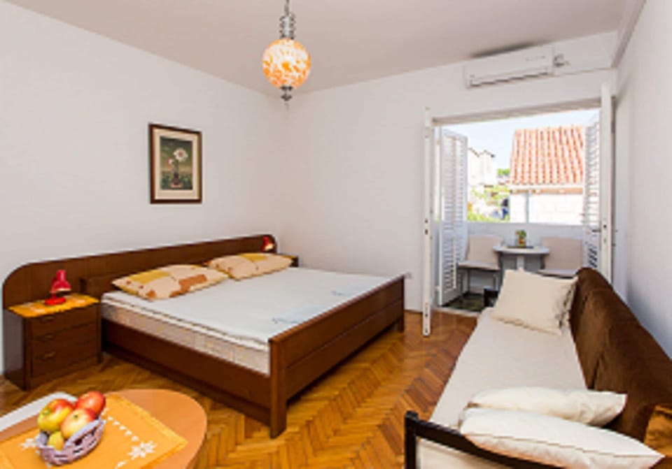 Double Room (Double Room 2) | 5 bedrooms
