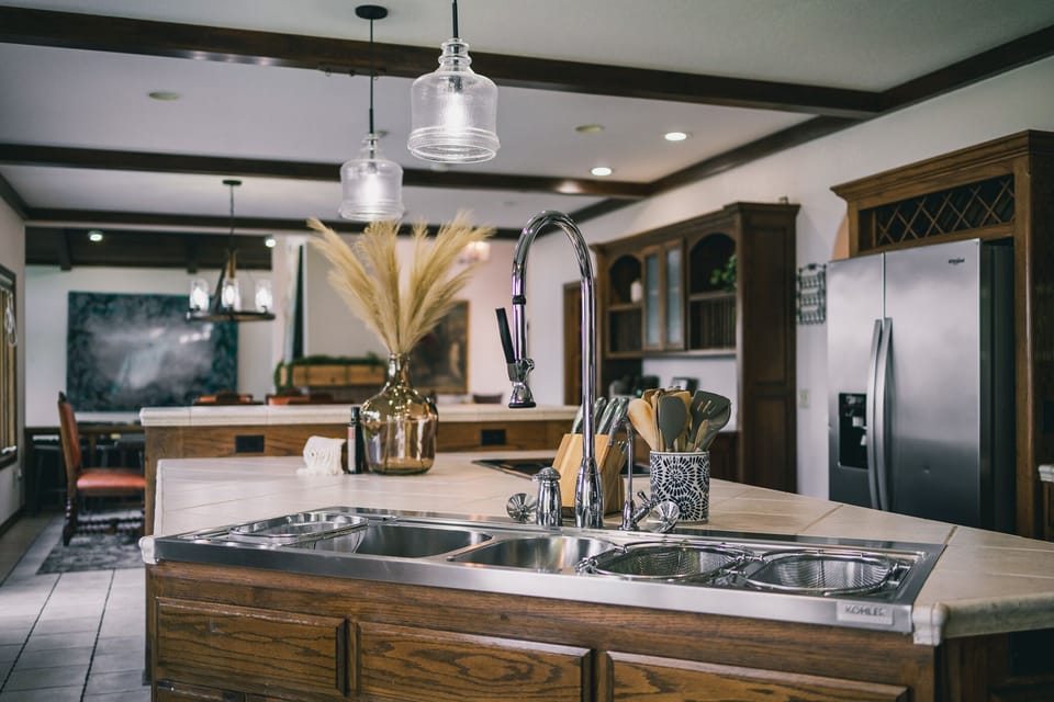 MAIN LEVEL KITCHEN