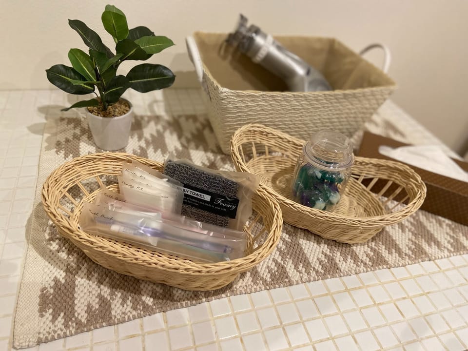 Bathroom amenities