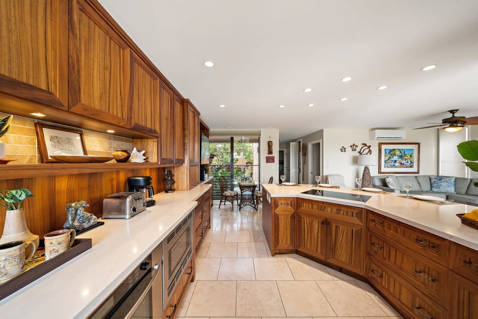 Explore layouts where counters meet dining ease.