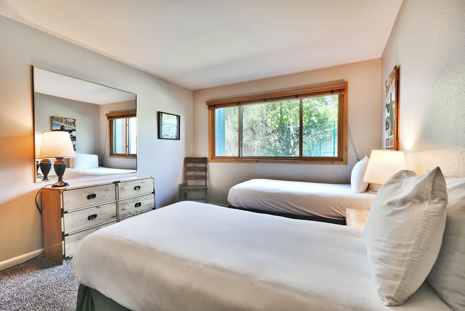 The second bedroom twins can be made into a king with advance notice
