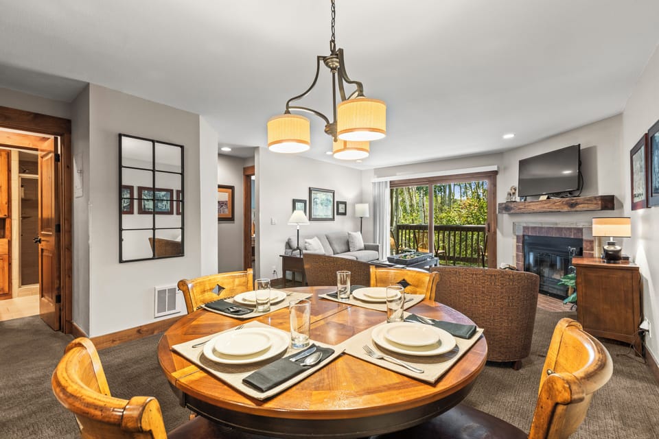 The dining area with seating for 4 guests.