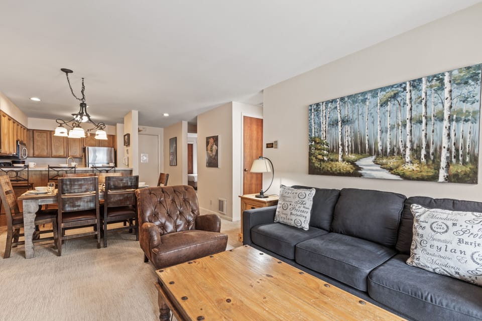 Snow Flower Condominium 147's living room with roomy seating.