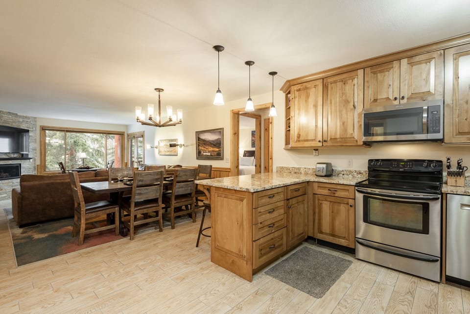 Upgraded kitchen with stainless steel appliances