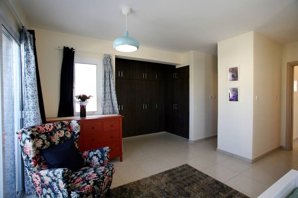 Master Double Bedroom 1, spacious, abundant cupboard space , plenty of room