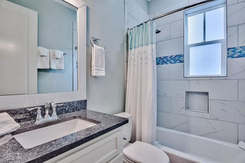 1st floor master ensuite