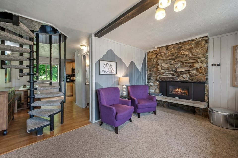 living room, full bath, kitchen dining