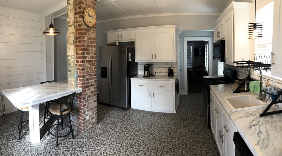 Completely remodeled kitchen with brand new appliances 